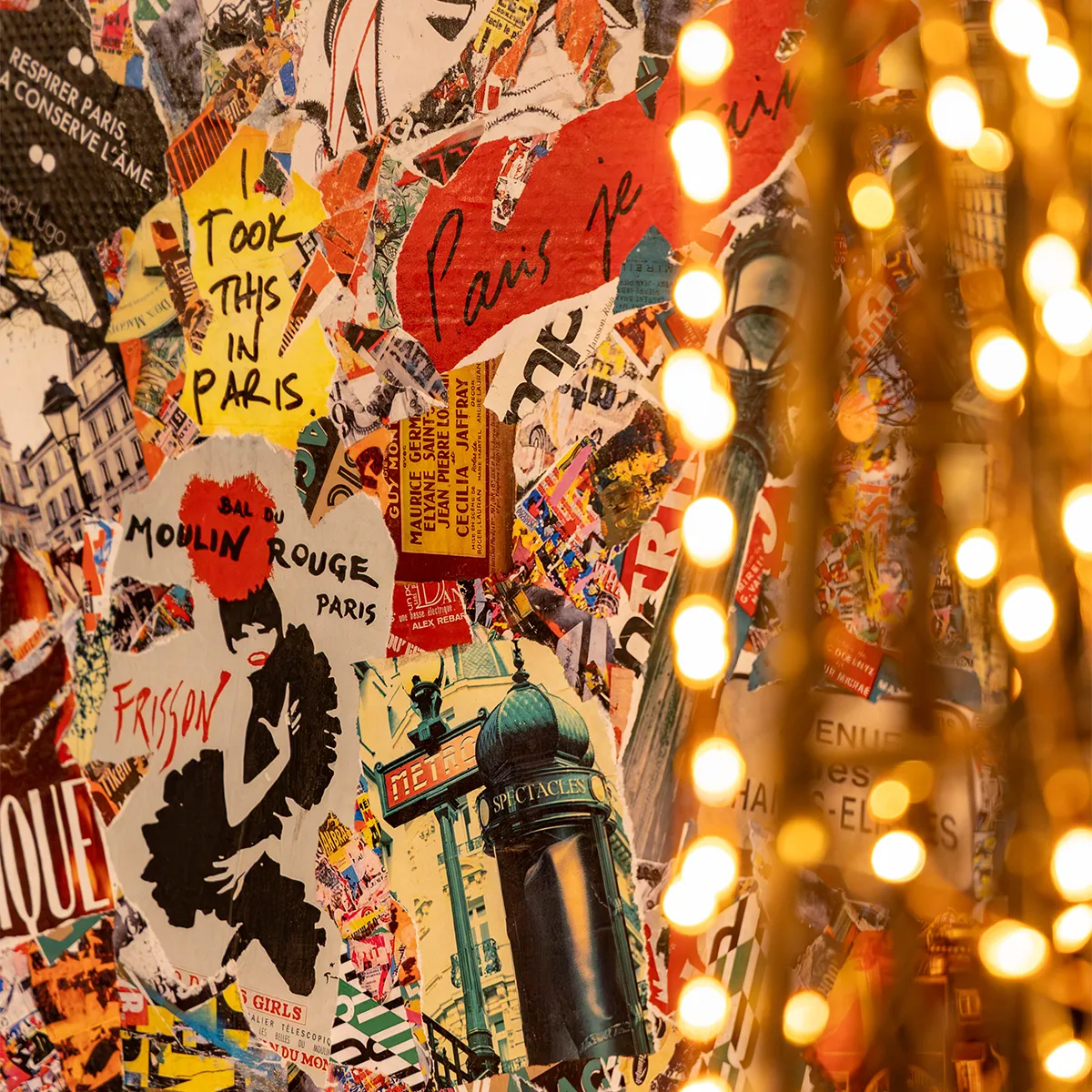 Intérieur du Restaurant Le Sens Unique à Paris pour les fêtes de Noël et de fin d'année.